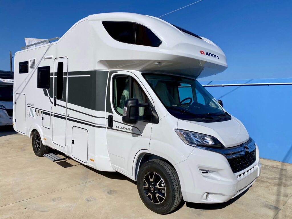 CAMPER IN VENDITA ADRIA CORAL XL AXESS 600 PD 6 POSTI LETTO TRAPASSOAUTO PRONTA CONSEGNA SARDEGNA